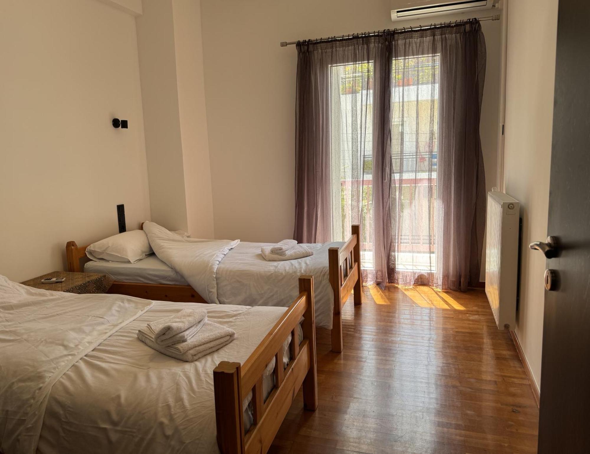 Navaro Apartments Patras Esterno foto