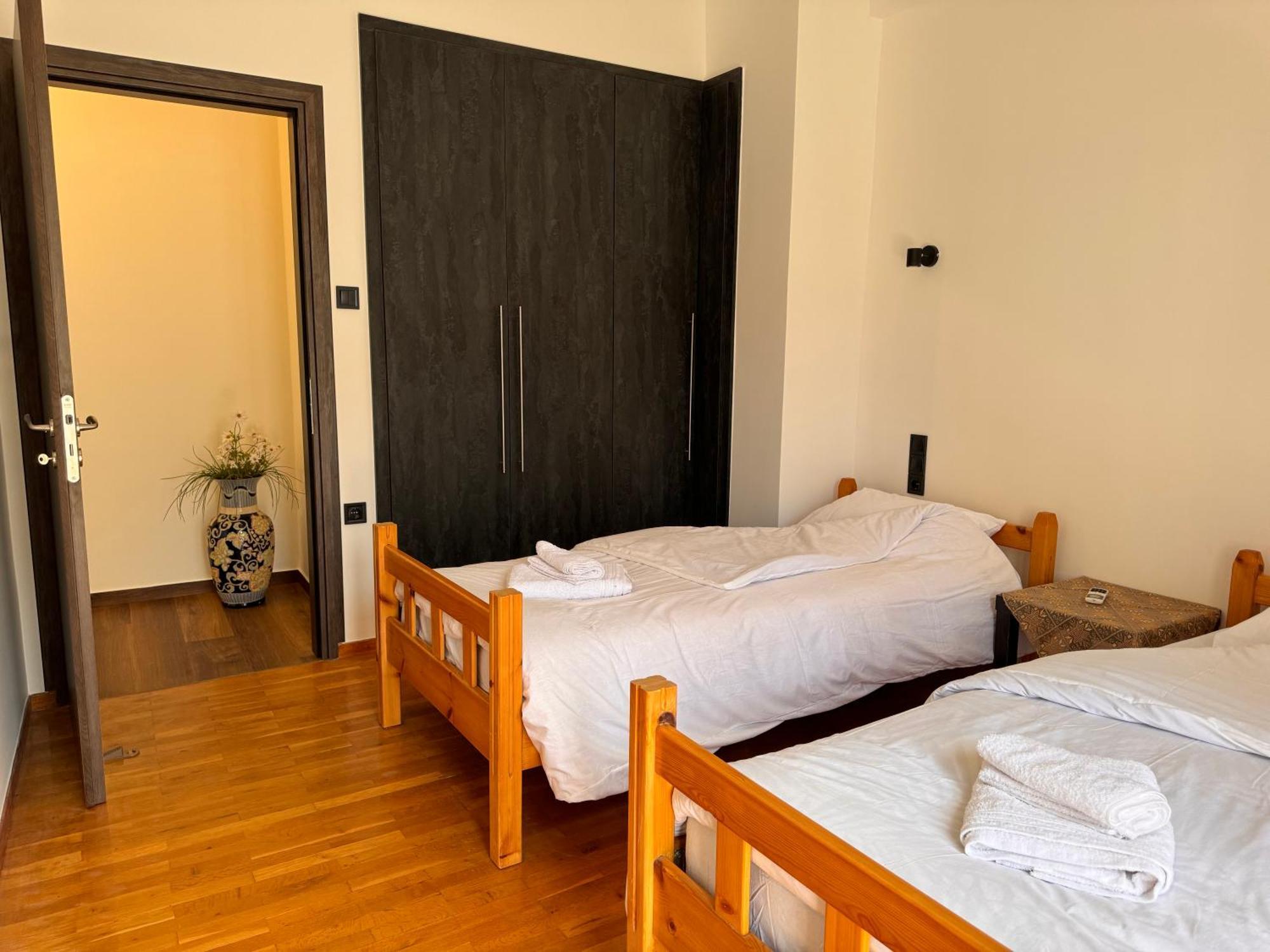 Navaro Apartments Patras Esterno foto