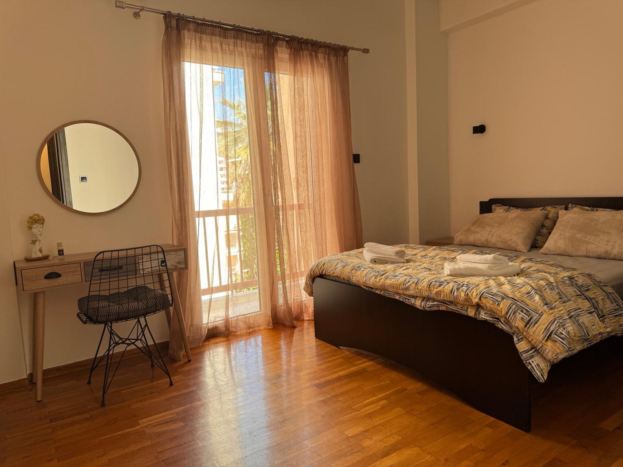 Navaro Apartments Patras Esterno foto