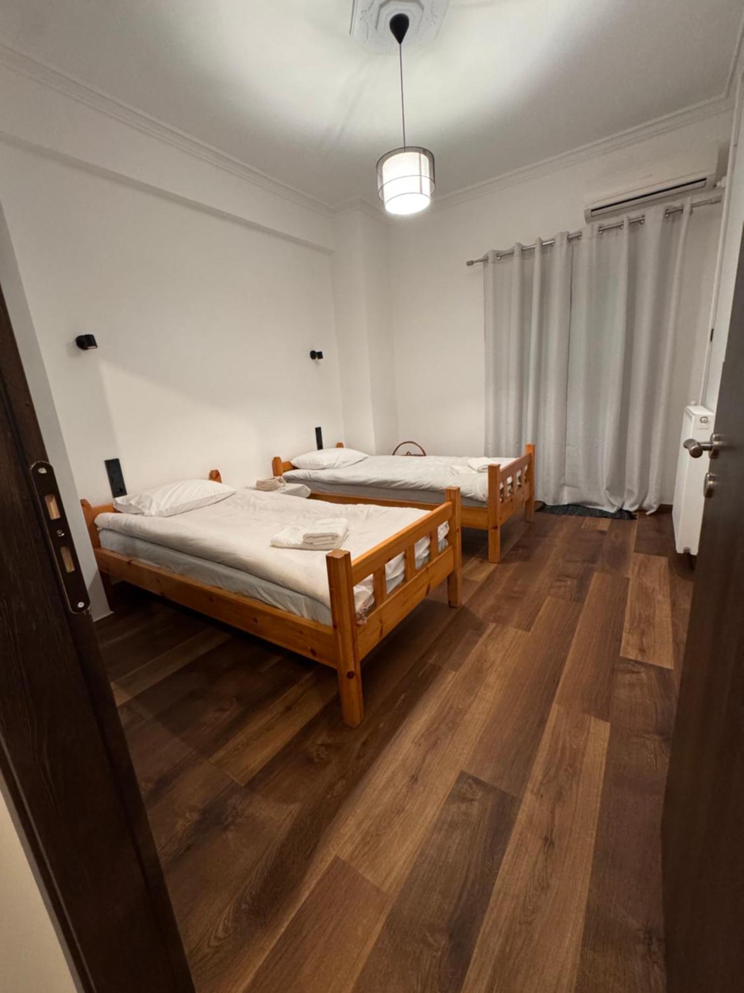 Navaro Apartments Patras Esterno foto